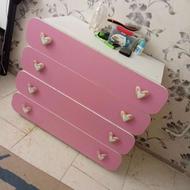 دارای چهار کشو لباس