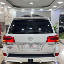 لندکروز 2020 VX.R بی رنگ خلیجی full option