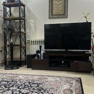 میز. تلویزیون