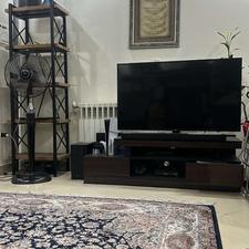 میز. تلویزیون