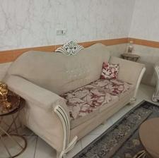 یک سرویس مبل راحتی سالم و تمیز در حد نو