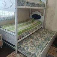 تخت دو طبقه به همراه تخت مهمان