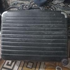 چمدان استخوانی محکم چهار لبه فلزی