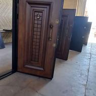 نجار ماهر و نیمه ماهر