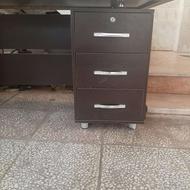میز فروشگاهی.داری 3 کشو زیبا وشیک