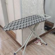 میز اتو ایستاده