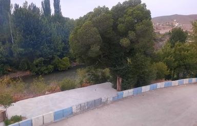 ویلایی دارای 3 واحد عرضی با حیاط دویست متری