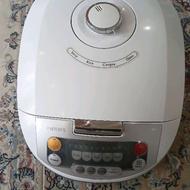 جاروبرقی و پلوپزسه کاره