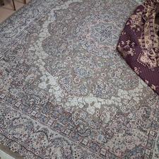 یک عدد فرش 9 و یک عدد 6 متری کرم