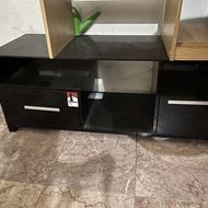 میز تلویزیون شیشه ای مشکی