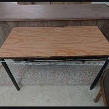 میز چوبی (حراج)